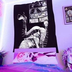 T6 Phantom Pleasure Tapestry